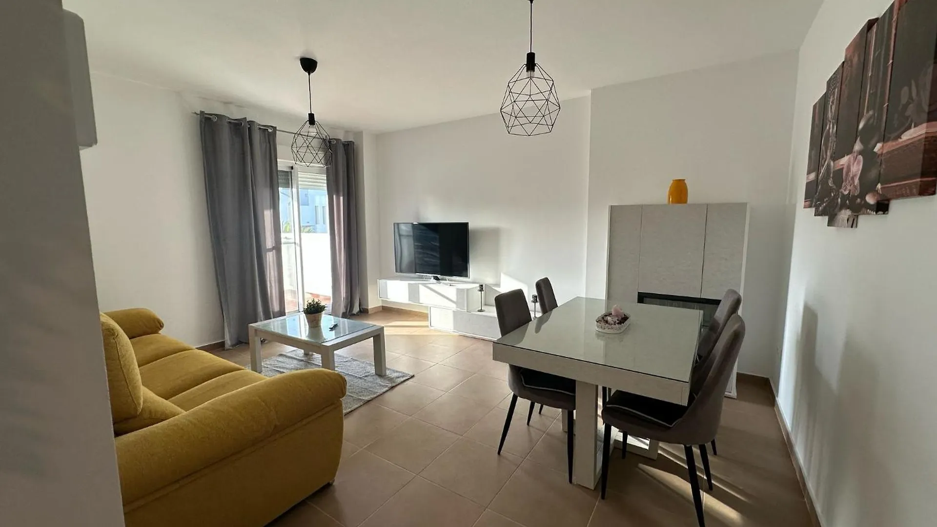Rota Suites E&E Spain